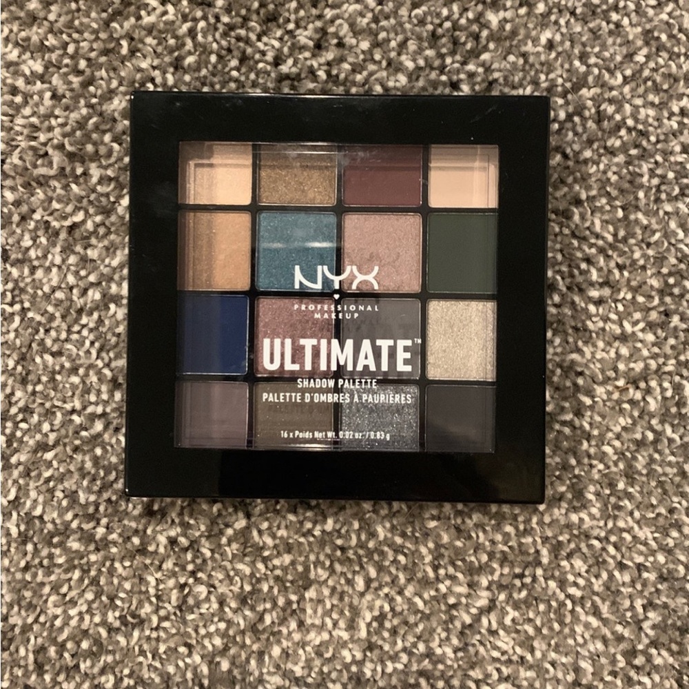 NYX Ultimate Shadow Palette Ash